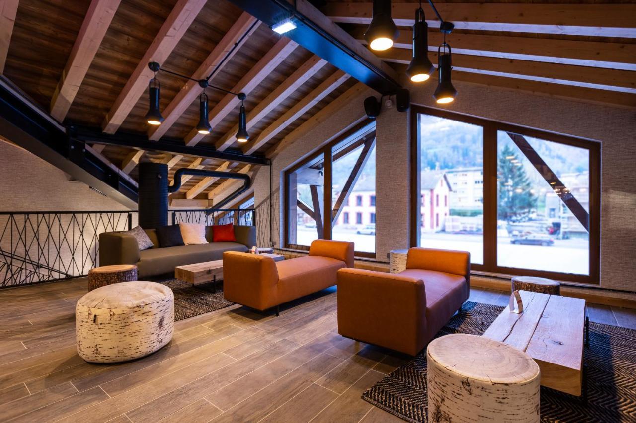 Hotel Base Camp Lodge - Bourg Saint Maurice מראה חיצוני תמונה