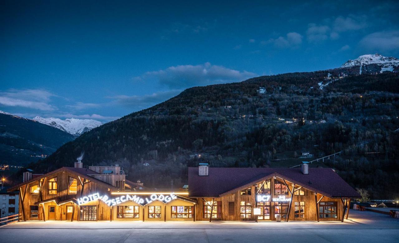 Hotel Base Camp Lodge - Bourg Saint Maurice מראה חיצוני תמונה